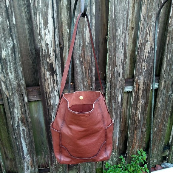 Frye leather side pocket hobo bucket $348 shoulder bag - Picture 1 of 13